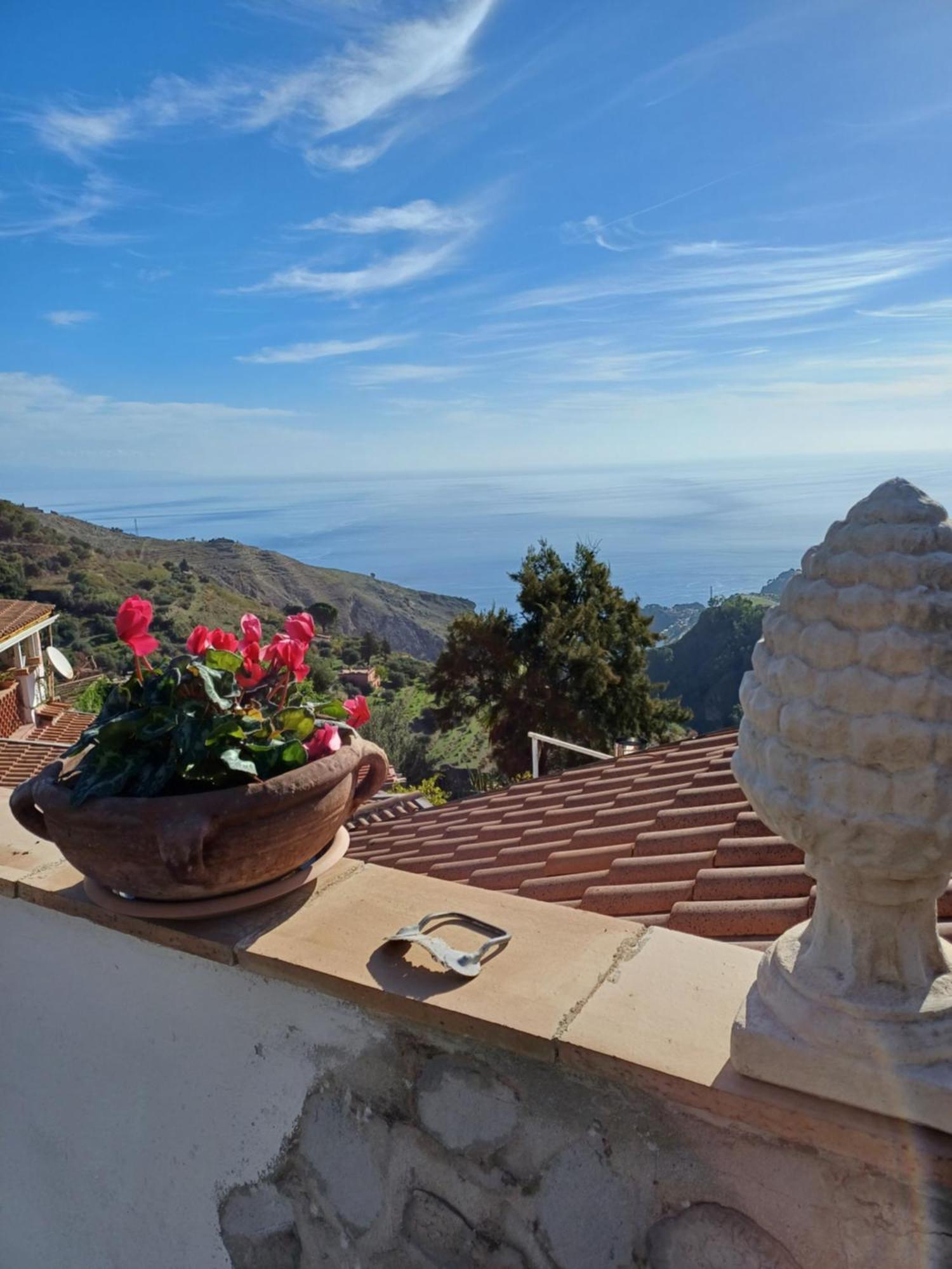 Casa Il Faro Villa Con Piscina Castelmola Luaran gambar