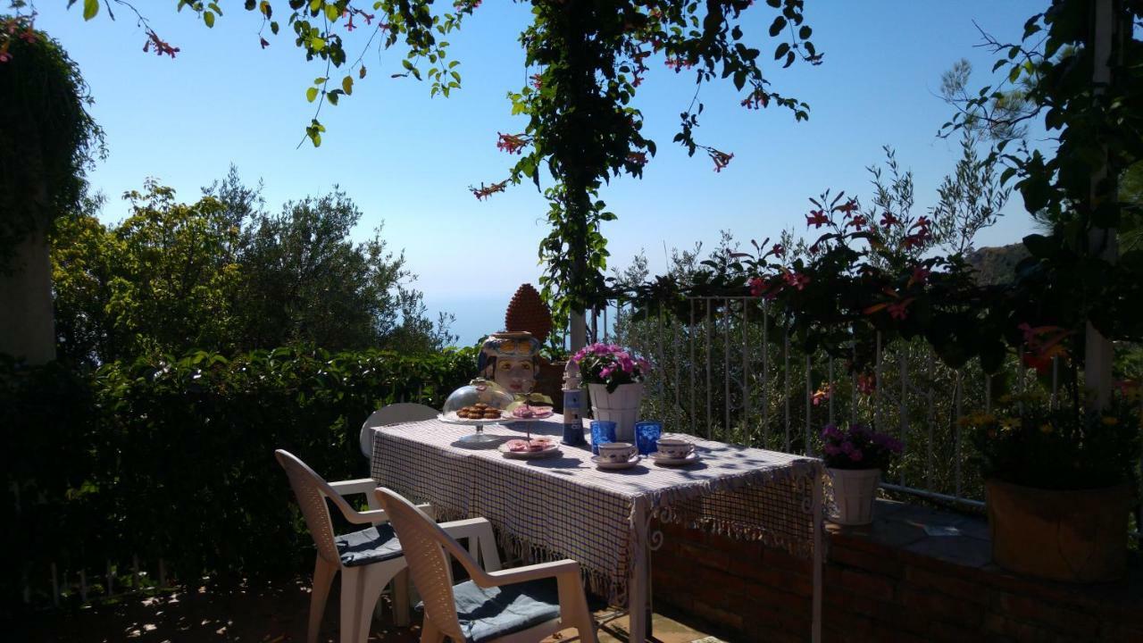 Casa Il Faro Villa Con Piscina Castelmola Luaran gambar
