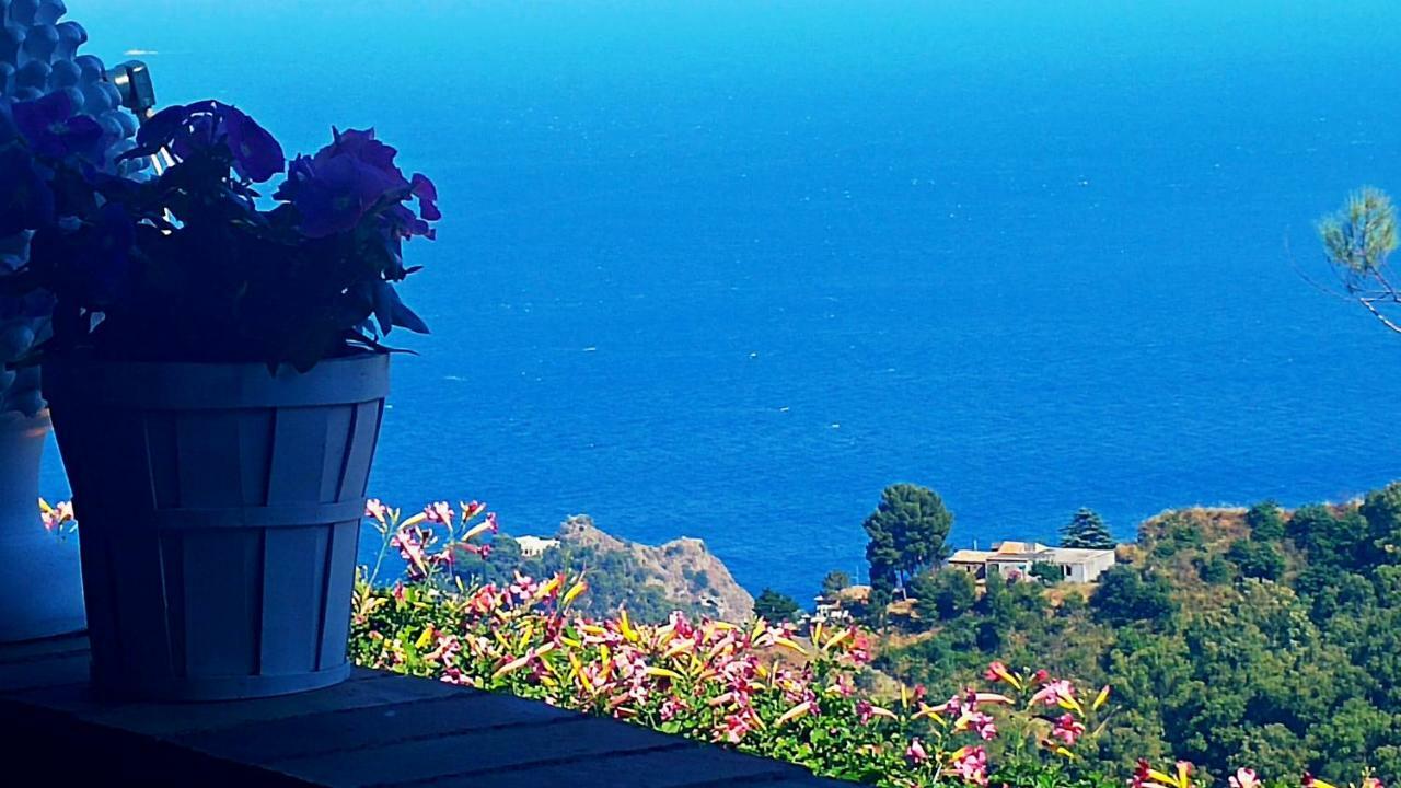Casa Il Faro Villa Con Piscina Castelmola Luaran gambar